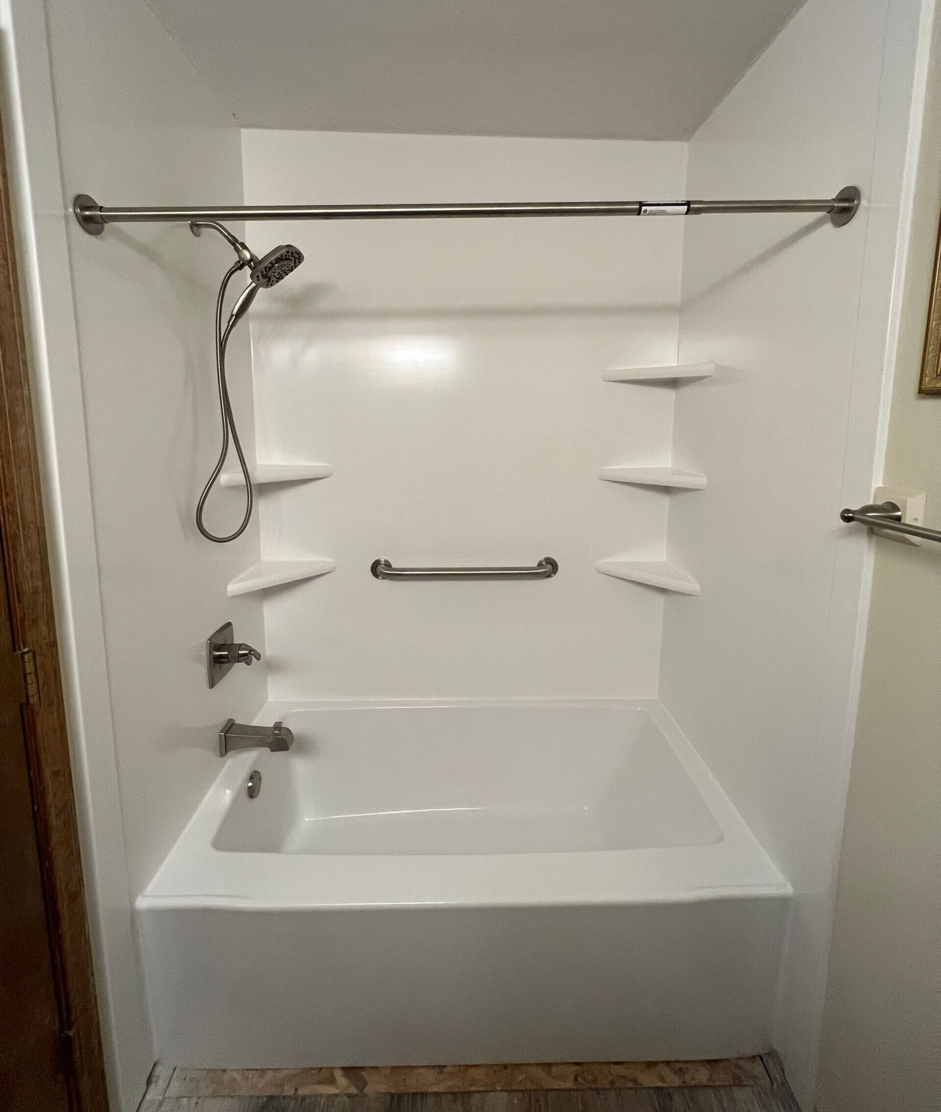 New Bathtub Installation, Lawrence Avenue, Belton, MO 64012
