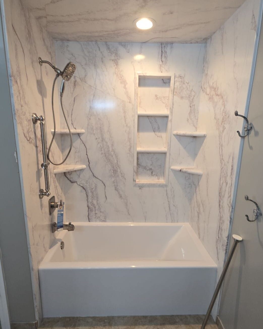 New Bathtub Installation, Annalia Dr, Livonia, MI 48150