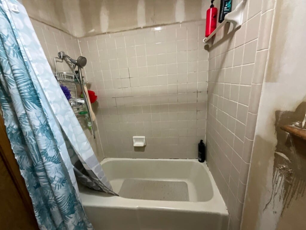 Before - Shower Installation, Cordoba Cir West, Georgetown, TX 78628