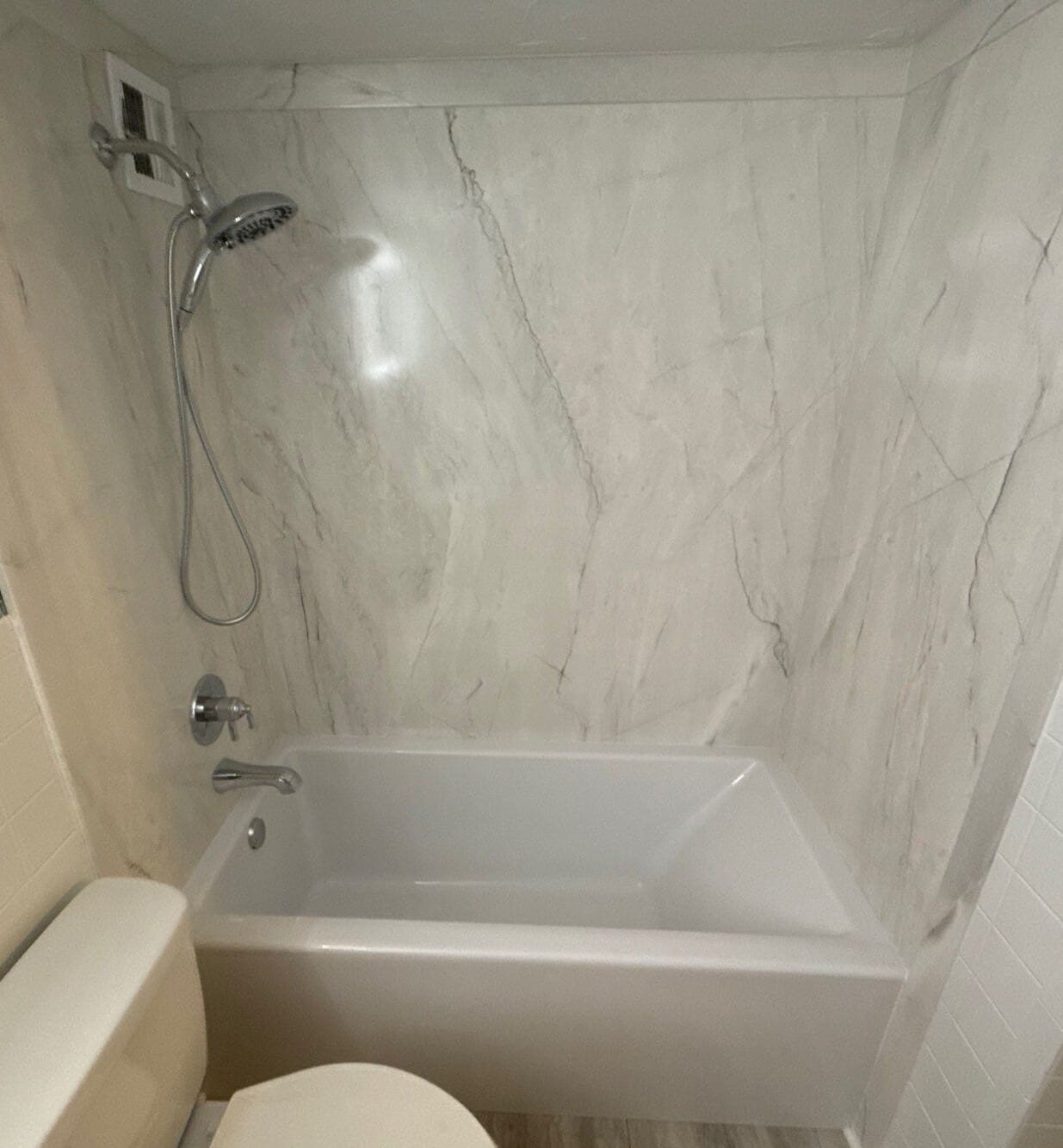 New Bathtub Installation, Sunshine Skyway S ln Unit 15A, St. Petersburg, FL 33711