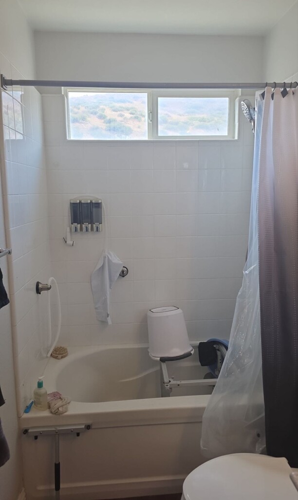 Before - Walk-in Shower Install, Kingcup Terrace, Palmdale, Ca 93551