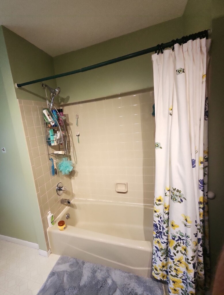 Before - New Bathtub Installation, Dover Lane, Bay City, MI 48706