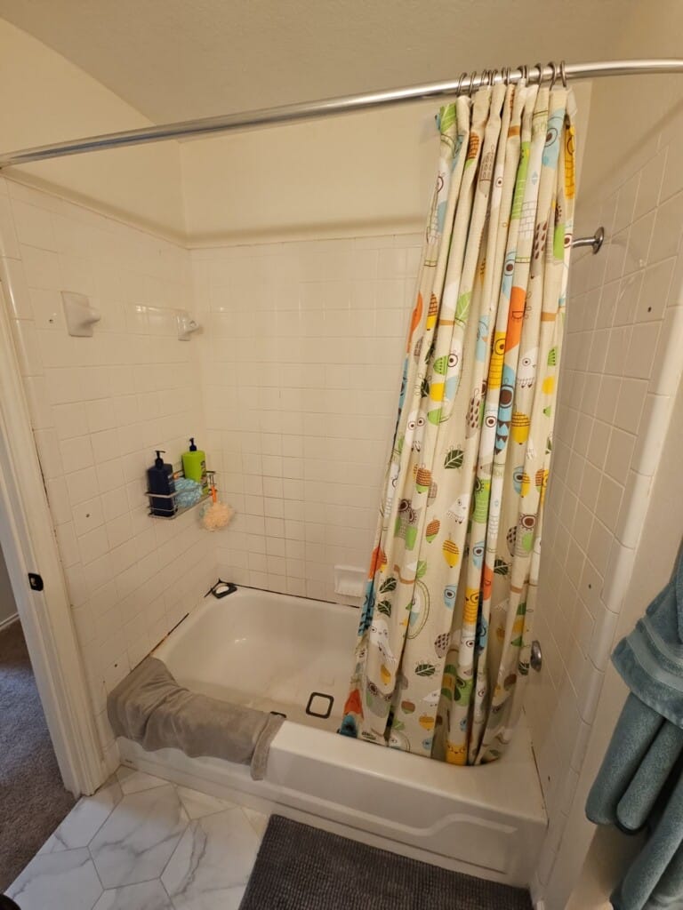 Before - New Bathtub Installation, Overcup Dr, Round Rock, TX 78681