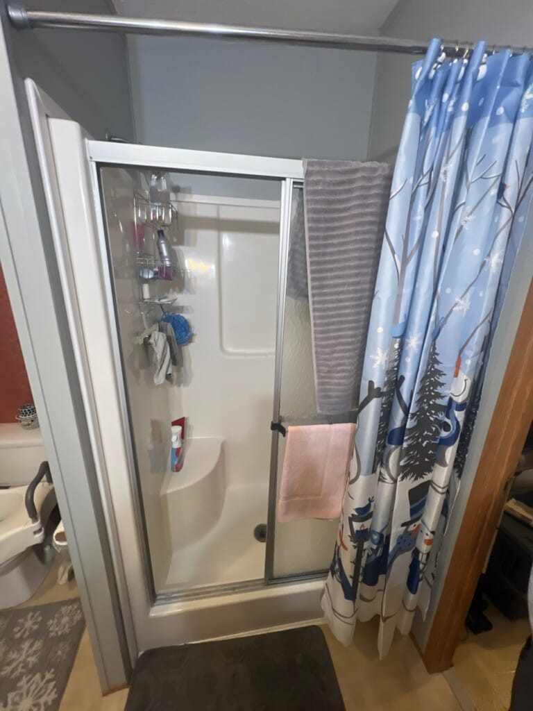 Before - Shower Remodel, Sunrise Dr, Elizabethton, TN 37643