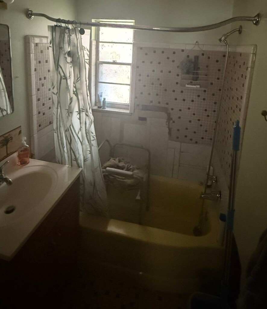 Before - Walk-in Shower Install, Bentwood Ave, Jacksonville Beach, FL 32250