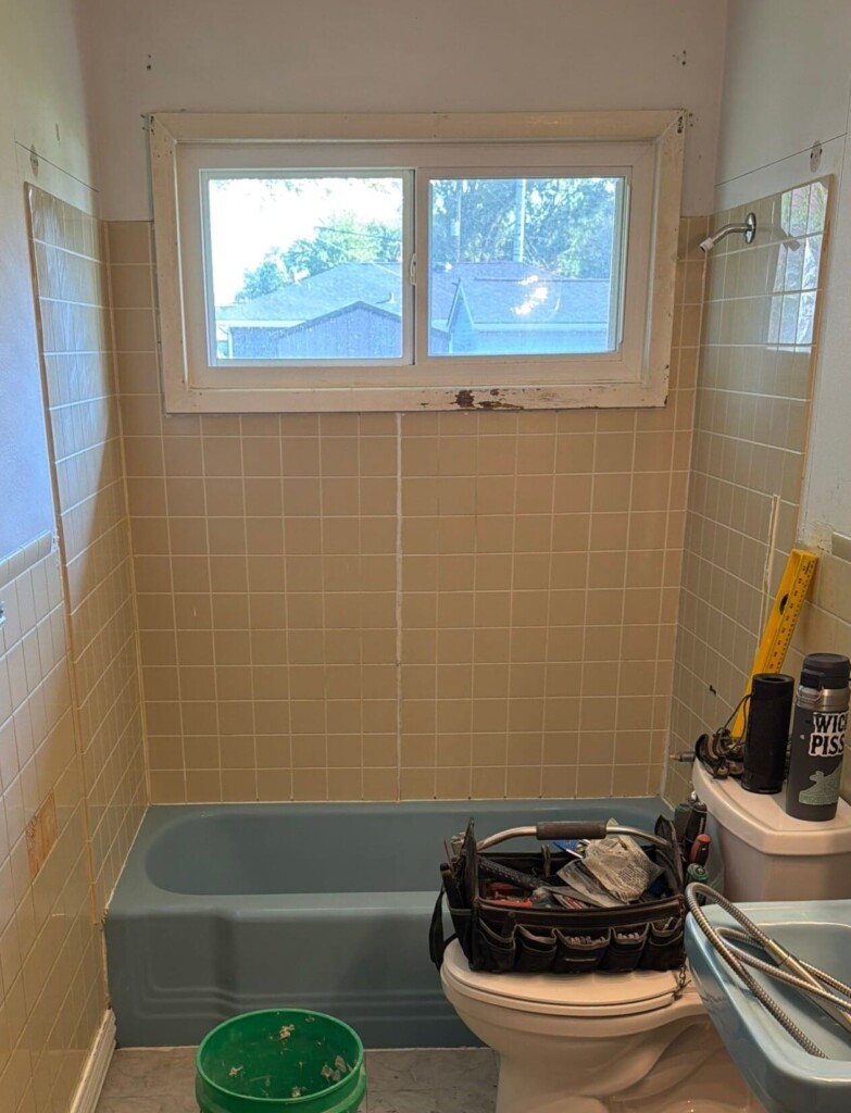 Before - Tub To Shower Conversion, Shelborn Dr, Owensboro, KY 42303