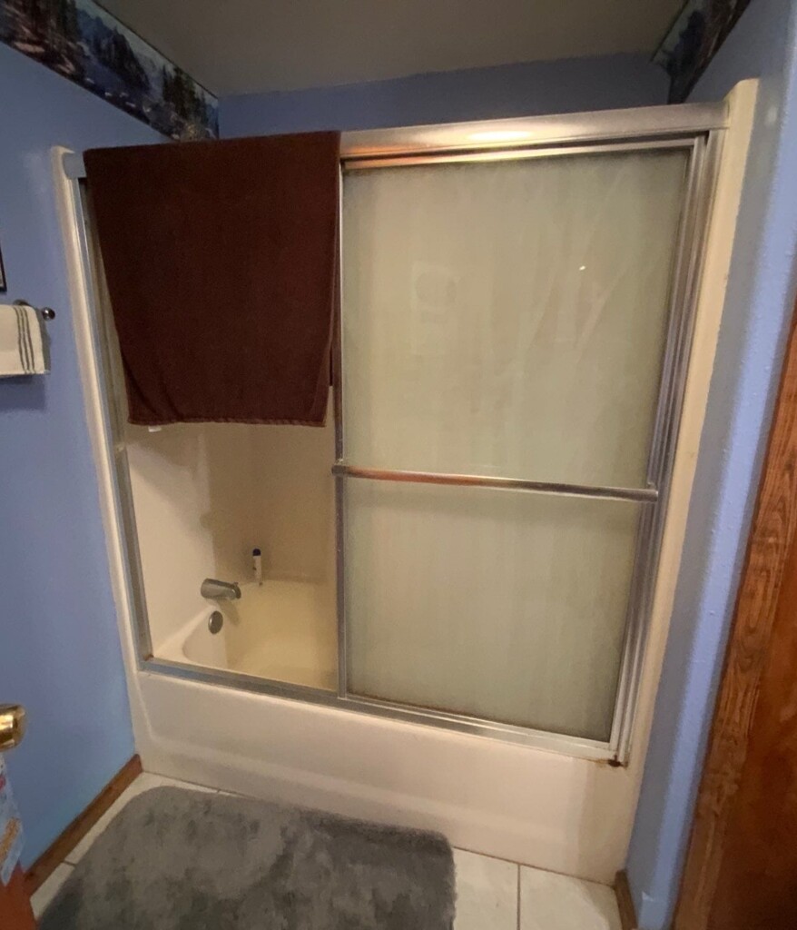 Before - Walk-in Shower Installation, N Alaska Ave, Sioux Falls, SD 57107