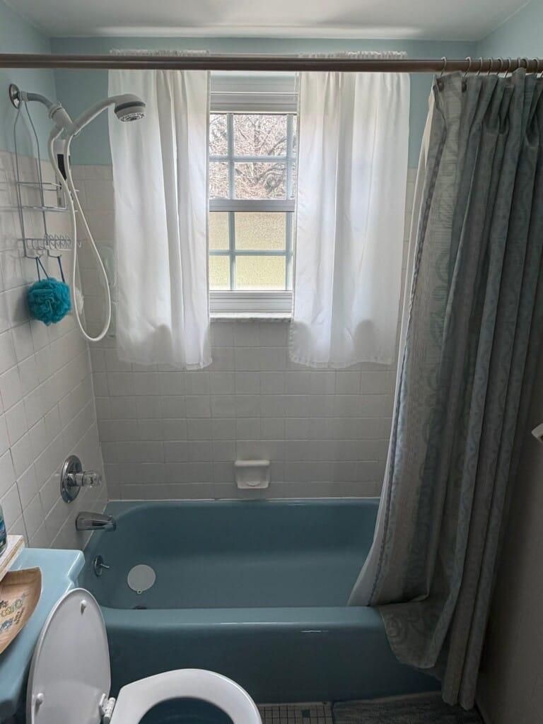 Before - New Bathtub Installation, Plantation Way, Cincinnati, OH 45224