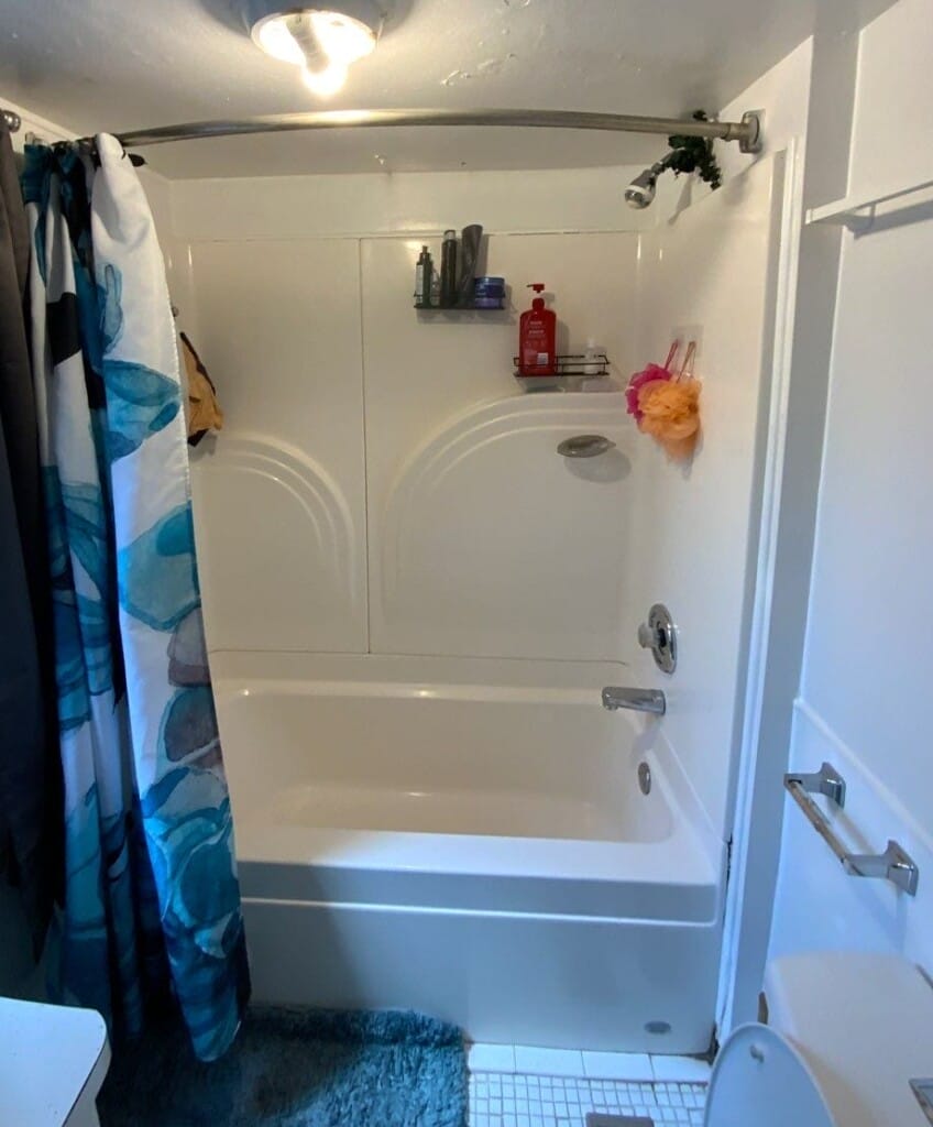 Before - Bath & Shower Combo, Negaunee, Southfield, MI 48033