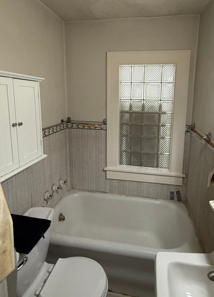 Before - Bath & Shower Combo, Bloomington Ave, Minneapolis, MN 55417