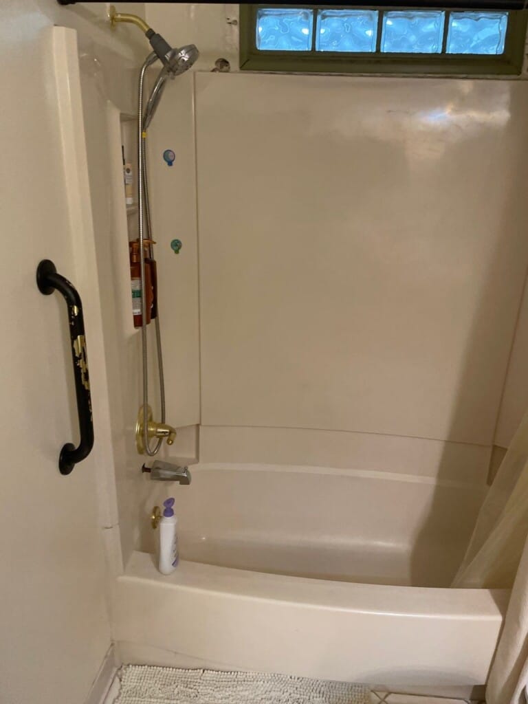 Before - New Bathtub Installation, Beecher Dr, Sterling Heights, MI 48312