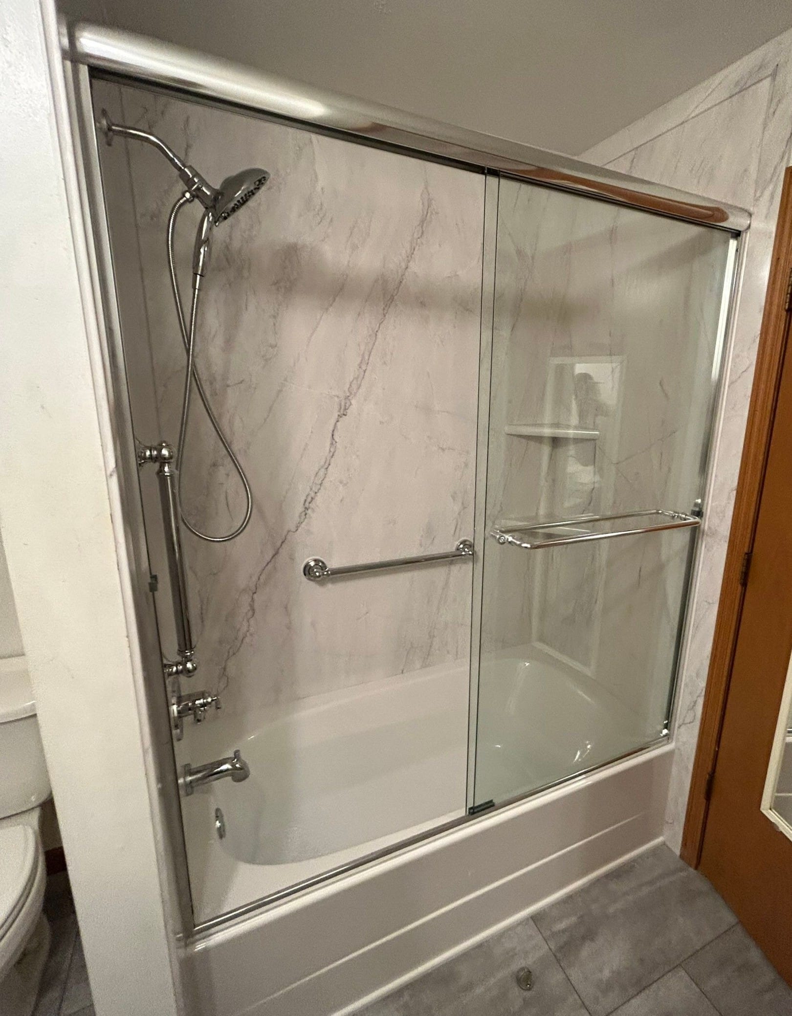 New Bathtub Installation, E Miller Rd, Midland, MI 48640