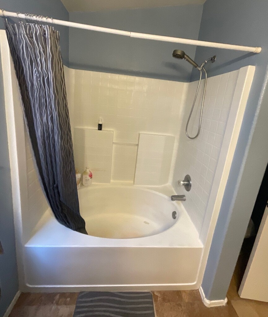 Before - Bath & Shower Combo, N 35th Dr, Glendale, AZ 85310