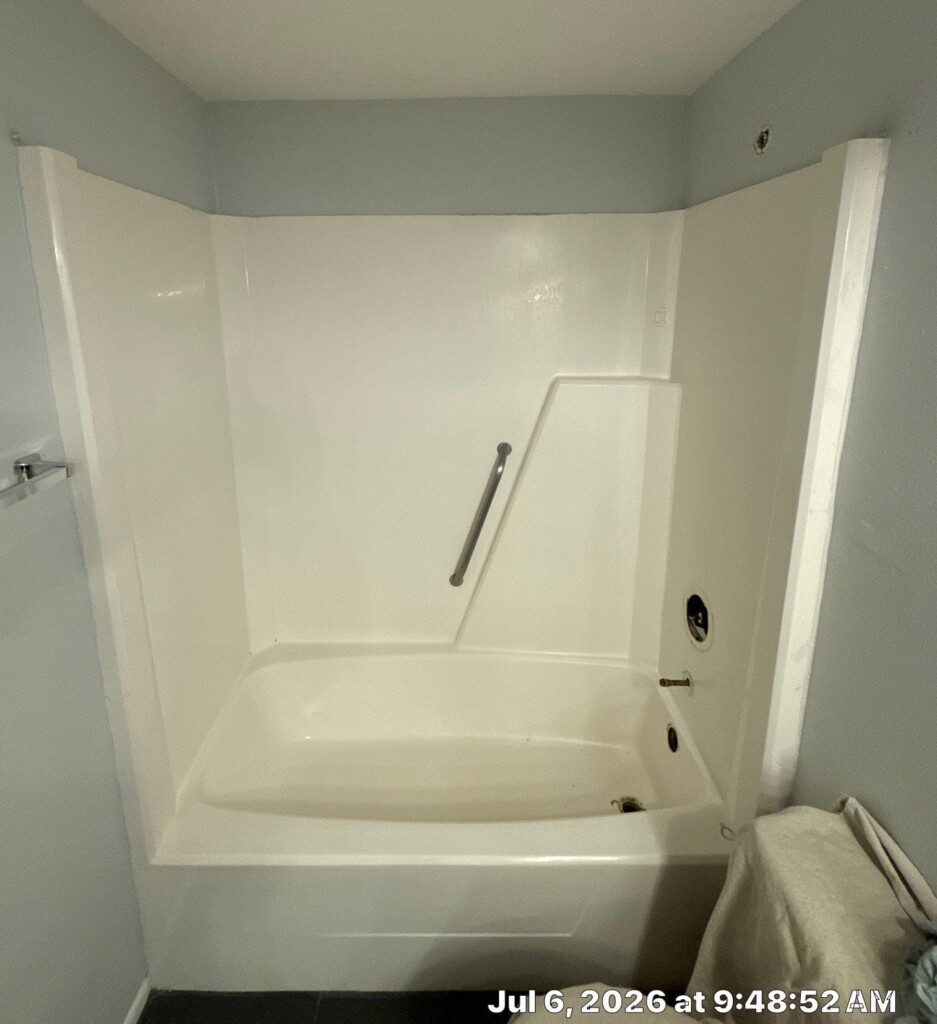 Before - Walk-in Shower Install, Canyon Ct, Tampa, FL 33615